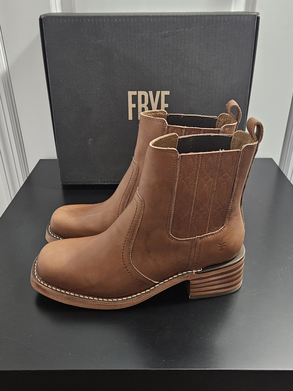 NIB Women's Frye Campus Chelsea Boots Size 8.5M - Picture 5 of 10